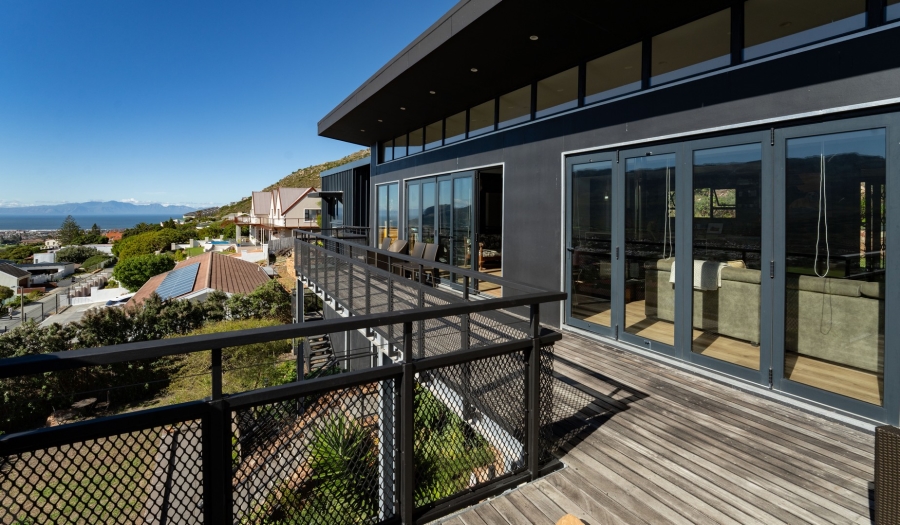 4 Bedroom Property for Sale in Fish Hoek Western Cape